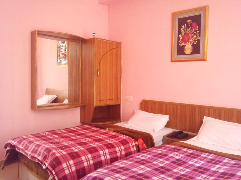 Hotel Kumar Residency Dharamshala Esterno foto